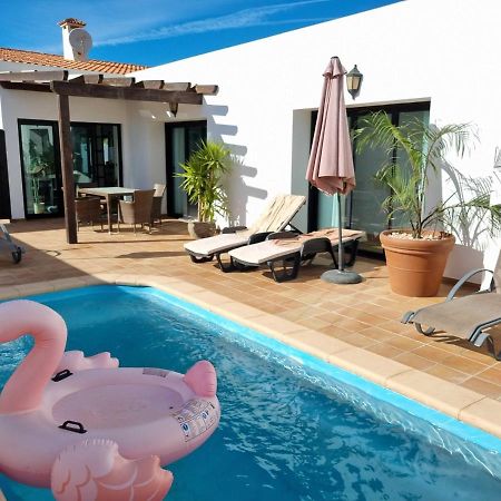 Beautiful Spacious Villa With Private Heated Pool In Lajares Esterno foto