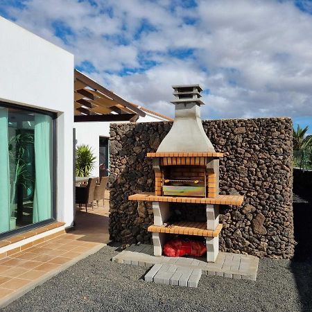 Beautiful Spacious Villa With Private Heated Pool In Lajares Esterno foto