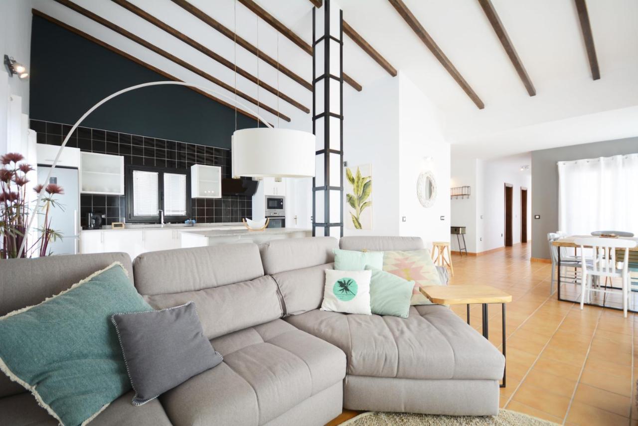 Beautiful Spacious Villa With Private Heated Pool In Lajares Esterno foto