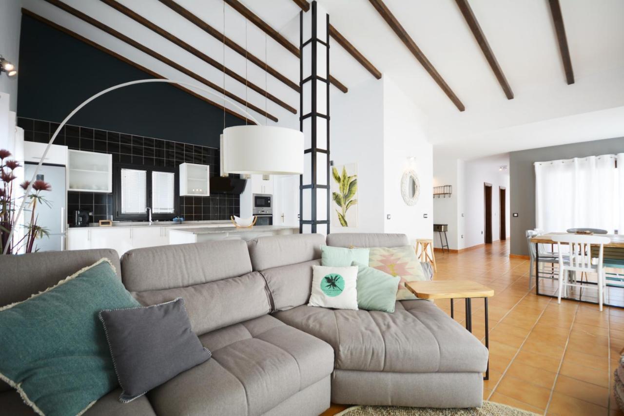 Beautiful Spacious Villa With Private Heated Pool In Lajares Esterno foto