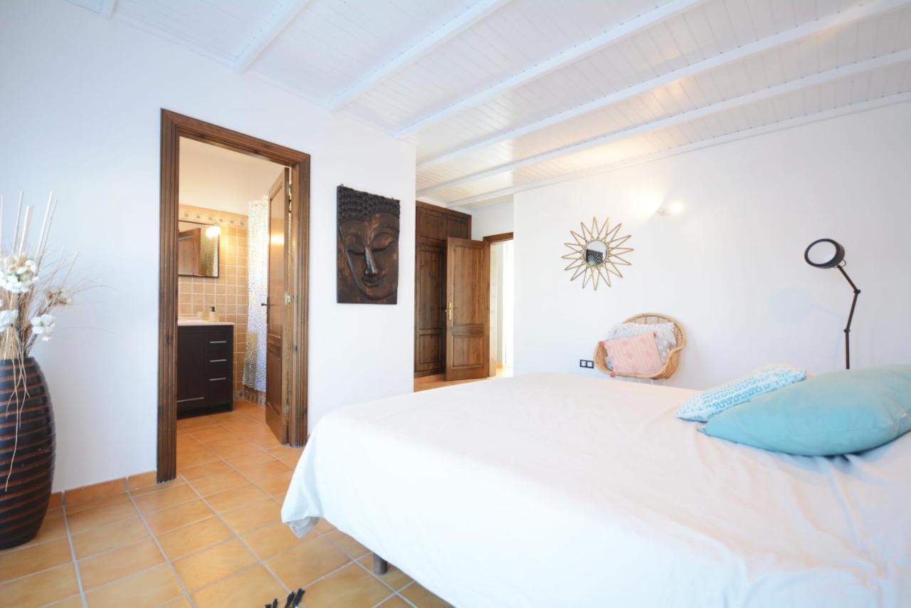 Beautiful Spacious Villa With Private Heated Pool In Lajares Esterno foto