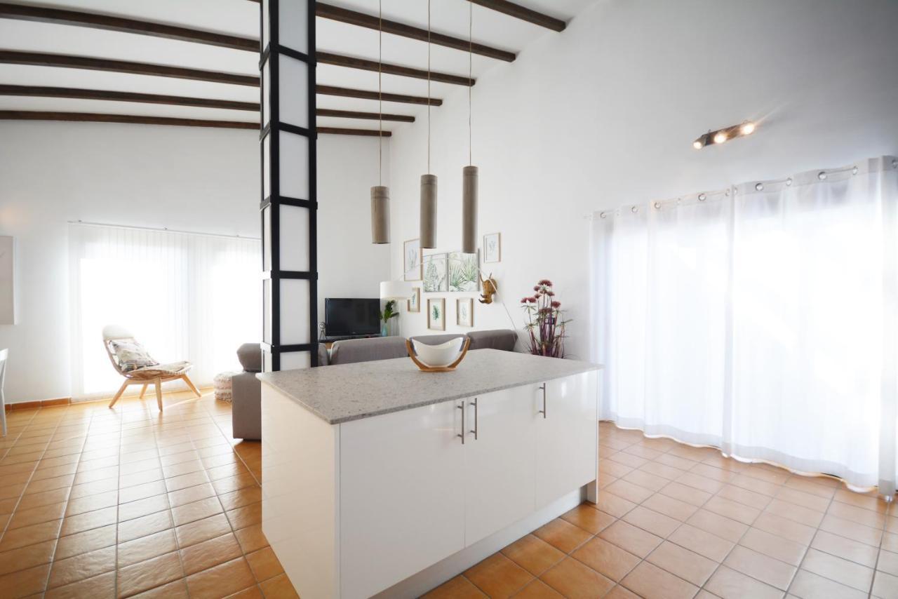 Beautiful Spacious Villa With Private Heated Pool In Lajares Esterno foto