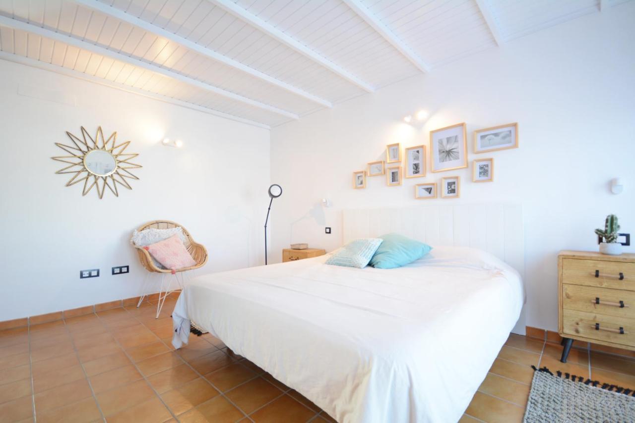 Beautiful Spacious Villa With Private Heated Pool In Lajares Esterno foto