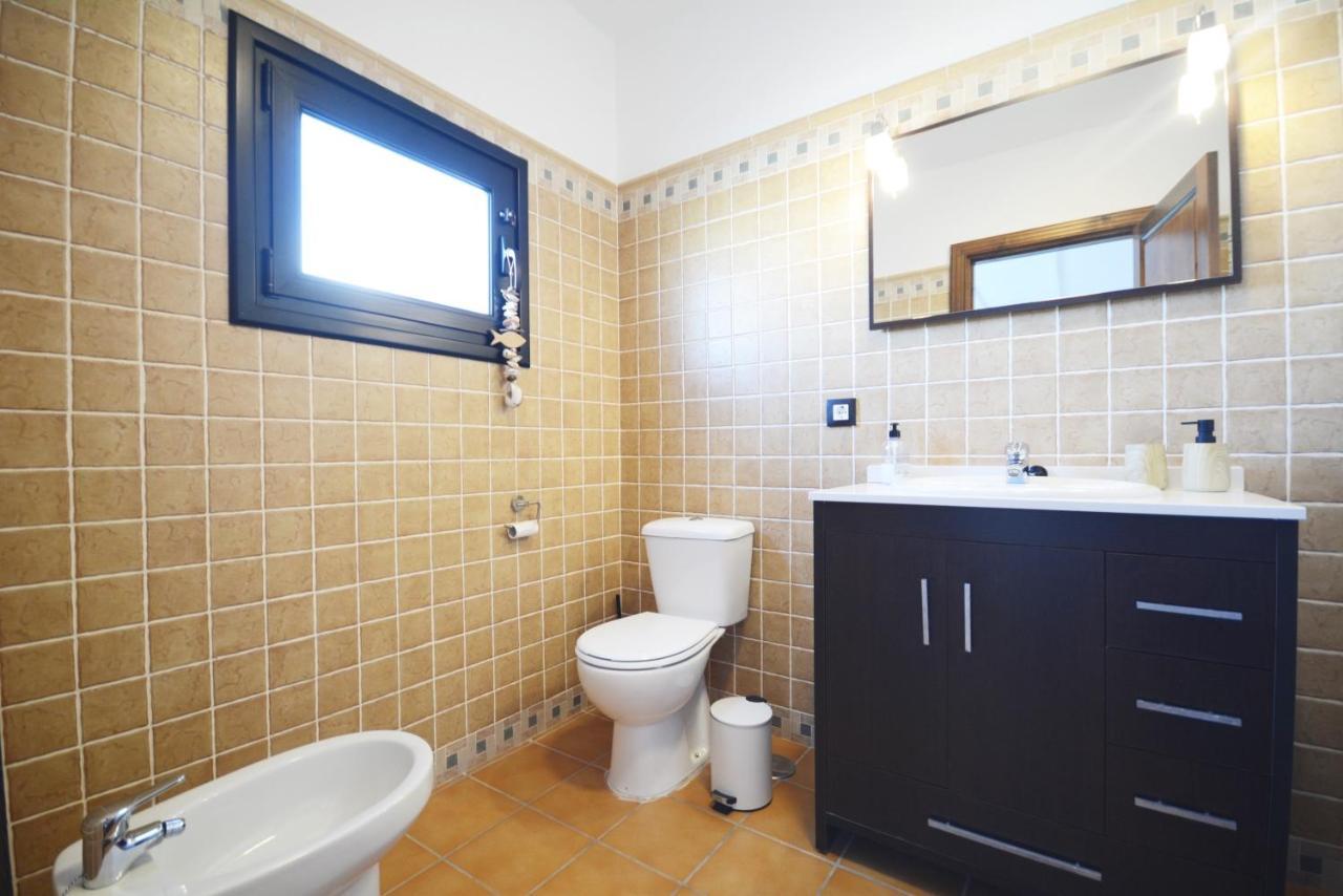 Beautiful Spacious Villa With Private Heated Pool In Lajares Esterno foto
