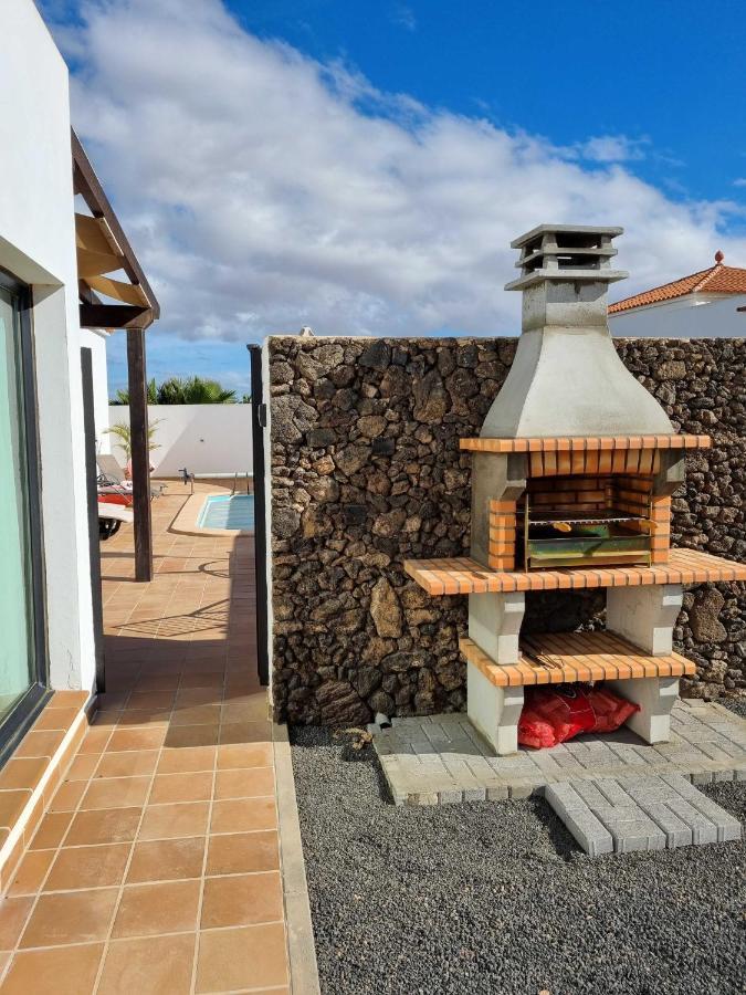 Beautiful Spacious Villa With Private Heated Pool In Lajares Esterno foto