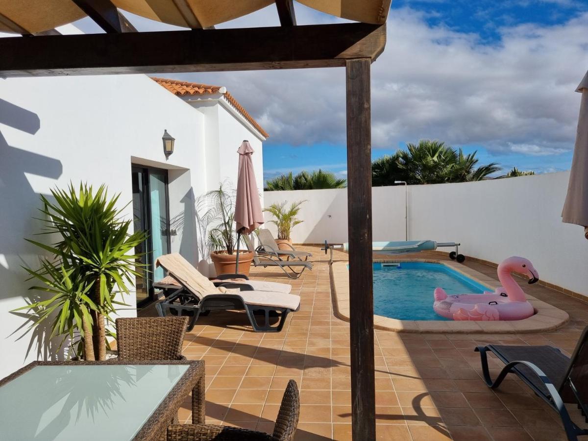 Beautiful Spacious Villa With Private Heated Pool In Lajares Esterno foto
